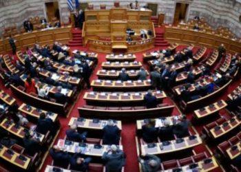 Μέτρα στήριξης: Στη Βουλή η πρώτη κυβερνητική παρέμβαση