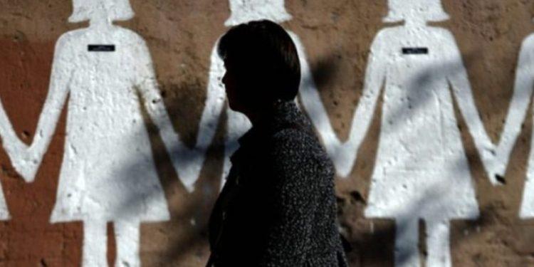 Βρετανία: Γυναίκα που απολύθηκε μετά από tweet για το βιολογικό φύλο αποζημιώθηκε με 100.000 λίρες