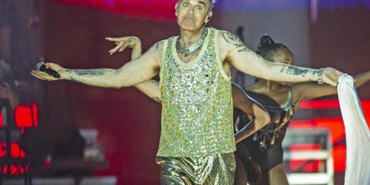 Ρόμπι Γουίλιαμς: «Χαμός» στη συναυλία του στη Μαλακάσα – Το «ευχαριστώ» στο ελληνικό κοινό