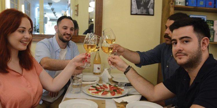 Με 1000 συν μία ανταύγειες έφυγαν τα ελληνικά ροζέ κρασιά από την γευστική δοκιμή του Wine Trails