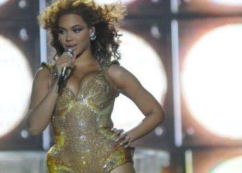 Γιατί οι φωνές μας αλλάζουν καθώς μεγαλώνουμε;