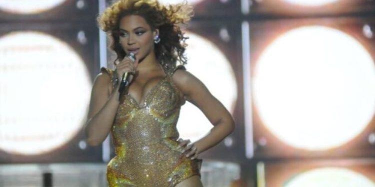 Γιατί οι φωνές μας αλλάζουν καθώς μεγαλώνουμε;