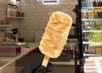 Θεσσαλονίκη: Η μπουγάτσα έγινε κατά λάθος… παγωτό ξυλάκι και κάνει θραύση στους τουρίστες