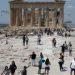 Ακρόπολη: Απειλή η πολυκοσμία – Πρωτοφανείς ουρές τουριστών, προς λήψη μέτρων