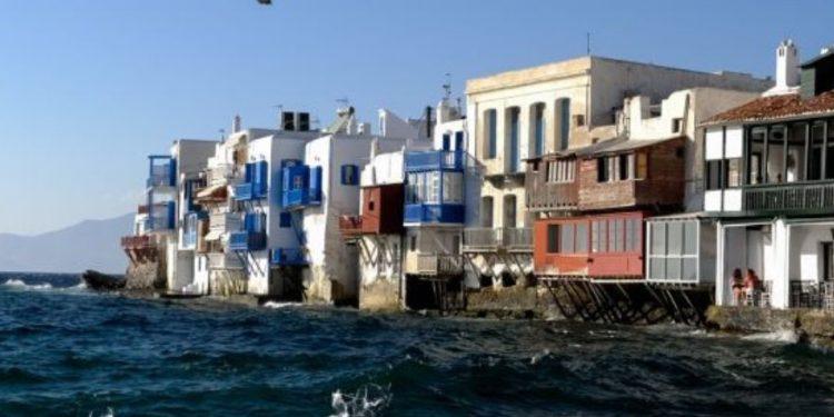 Τουρισμός: Στα 12 εκατ. η επιβατική κίνηση το α’ εξάμηνο