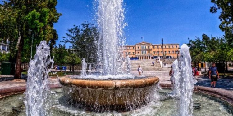 Καύσωνας «Κλέων»: Καμίνι σήμερα η χώρα – Τι θα παραμείνει κλειστό