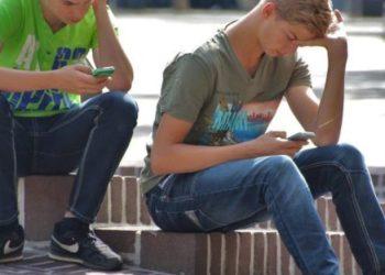 ΕΕ: Το 96% των νέων χρησιμοποιεί το Διαδίκτυο σε καθημερινή βάση