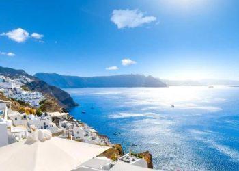 Η Daily Telegraph «ψηφίζει» Ελλάδα για το 2023: 20 νησιά σε Αιγαίο και Ιόνιο για «μαγικές» διακοπές