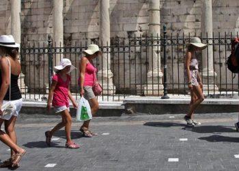 Καύσωνας – Καιρός: Ισχυρό το κύμα για τις επόμενες επτά ημέρες – Στον «φούρνο» την Κυριακή