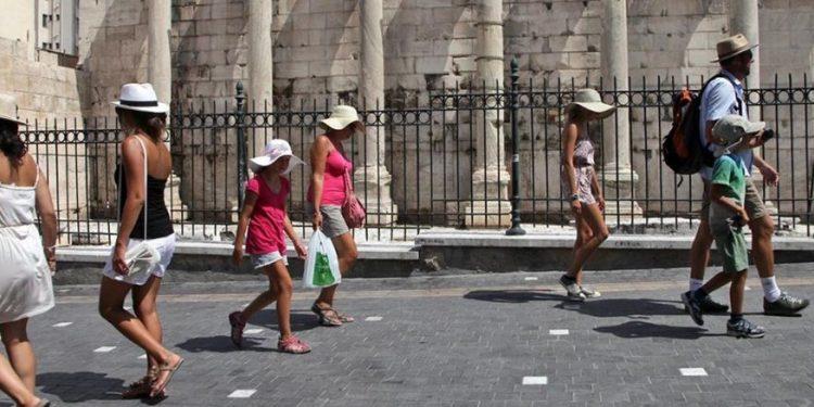 Καύσωνας – Καιρός: Ισχυρό το κύμα για τις επόμενες επτά ημέρες – Στον «φούρνο» την Κυριακή