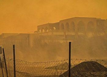 Ρόδος: Ανεξέλεγκτη σε τρία μέτωπα η πυρκαγιά στη Ρόδο – Μεγάλη αναζωπύρωση στο χωριό Ασκληπιείο
