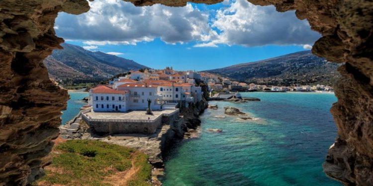 Άνδρος: Το Lonely Planet αποθεώνει το νησί – «Η Άνδρος αποτελεί μια όμορφη εξαίρεση των Κυκλάδων»