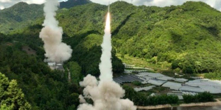 Financial Times: Η Ουκρανία χρησιμοποιεί βορειοκορεατικούς πυραύλους εναντίον των ρωσικών δυνάμεων