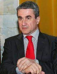 «Βόμβα» Λοβέρδου: Παραιτείται από όλα τα όργανα του ΠΑΣΟΚ και από μέλος του κόμματος