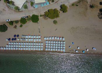 Κίνημα της πετσέτας: Ξεκινούν σαρωτικοί έλεγχοι για τις αυθαιρεσίες στις παραλίες: Δεν θα χαριστούμε σε κανέναν διαμηνύει ο Χατζηδάκης