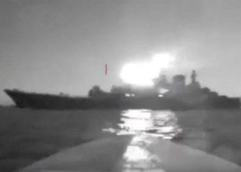 Ουκρανική επίθεση με θαλάσσιο drone σε ρωσικό δεξαμενόπλοιο στη γέφυρα Ρωσίας-Κριμαίας