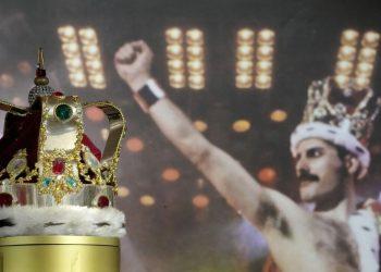 Το πιάνο, οι χειρόγραφοι στίχοι και εκατοντάδες αντικείμενα του Φρέντι Μέρκιουρι στο σφυρί