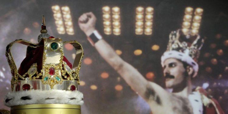 Το πιάνο, οι χειρόγραφοι στίχοι και εκατοντάδες αντικείμενα του Φρέντι Μέρκιουρι στο σφυρί