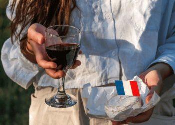 Πτώση 25% κατανάλωσης οίνου στην Γαλλία ως το 2034, δυναμικό κοινό οι γυναίκες