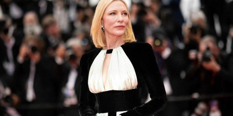 Κέιτ Μπλάνσετ: Στην Πάρο για διακοπές η οσκαρική ηθοποιός