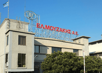 Ο “χρησμός της… πεταλούδας”: H νέα εποχή για την εταιρεία Μουζάκης με φόντο τις σχέσεις μεταξύ των κληρονόμων