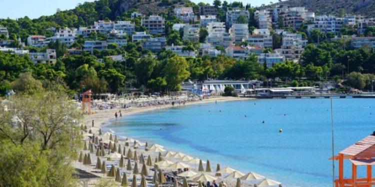 Ακτή Βουλιαγμένης: Το διαμάντι της Αττικής Ριβιέρας και τα σχέδια της ΕΤΑΔ