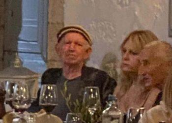 O θρυλικός κιθαρίστας των Rolling Stones Κιθ Ρίτσαρντς στην Πάτμο
