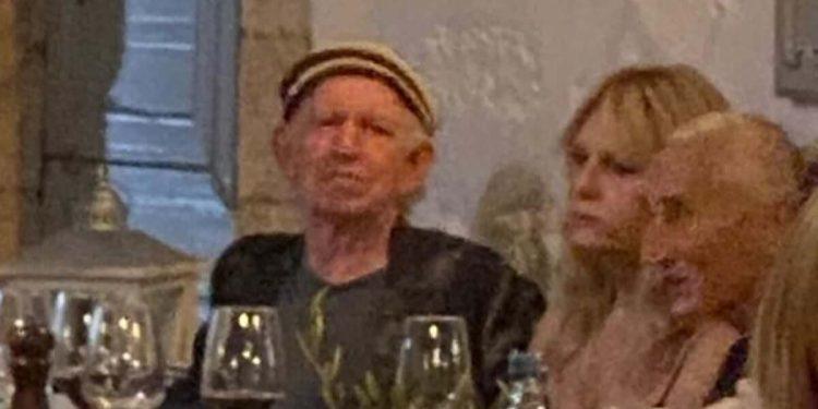 O θρυλικός κιθαρίστας των Rolling Stones Κιθ Ρίτσαρντς στην Πάτμο