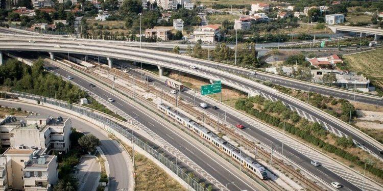 Η ΓΕΚ ΤΕΡΝΑ πλειοδότης για την Αττική Οδό με προσφορά €3,27 δισ. – Αναλυτικά όλες οι προσφορές