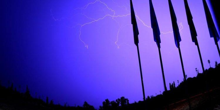 Κακοκαιρία Daniel: Ήχησε το 112 στην Αττική – «Περιορίστε τις μετακινήσεις»