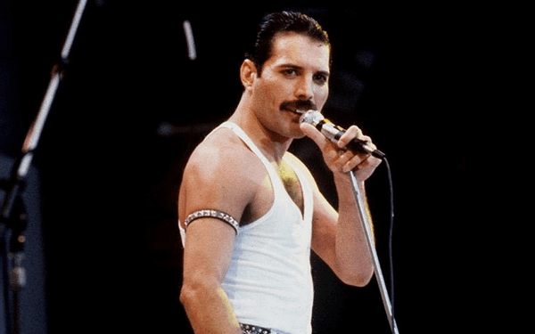 Φρέντι Μέρκιουρι: Ξεπουλήθηκε η προσωπική του περιουσία