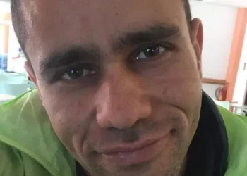 Πειραιάς: Από πνιγμό ο θάνατος του 36χρονου – Έφερε εκδορές στο πρόσωπο που αποδίδονται στην πτώση