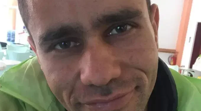 Πειραιάς: Από πνιγμό ο θάνατος του 36χρονου – Έφερε εκδορές στο πρόσωπο που αποδίδονται στην πτώση