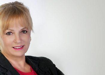 Διόνυσος: Η επιτυχημένη τραπεζίτισσα Βασιλική Κάμπελλ ζητάει την ψήφο των δημοτών