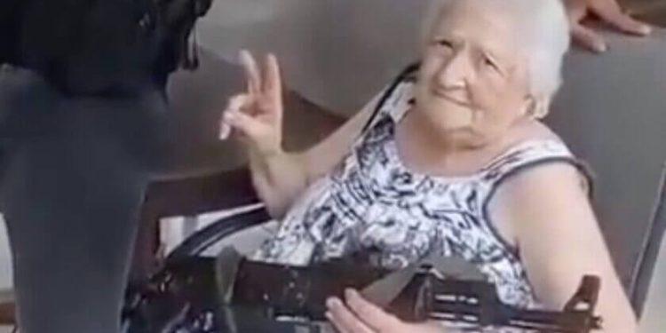 Η Χαμάς πήρε όμηρο επιζήσασα του ολοκαυτώματος και δημοσίευσε φωτογραφίες