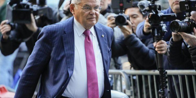 Αθώος δήλωσε ο Μενέντεζ στην κατηγορία ότι ενεργούσε ως «ξένος πράκτορας»