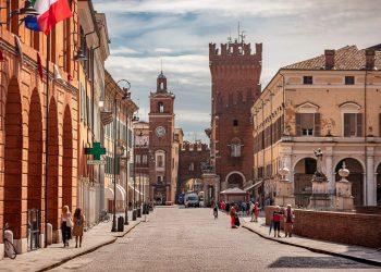Φεράρα:​ Ταξίδι στην αναγεννησιακή πόλη της Ιταλίας