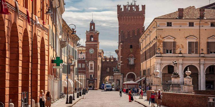 Φεράρα:​ Ταξίδι στην αναγεννησιακή πόλη της Ιταλίας
