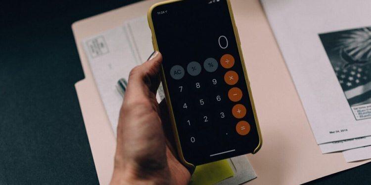 «Καπέλο» χιλιάδων ευρώ στα δάνεια λόγω υψηλών επιτοκίων