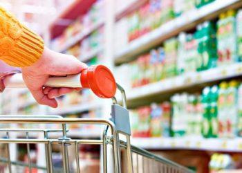 Από τη Δευτέρα στα ράφια των σούπερ μάρκετ η σήμανση για τα προϊόντα με έκπτωση 5% για έξι μήνες