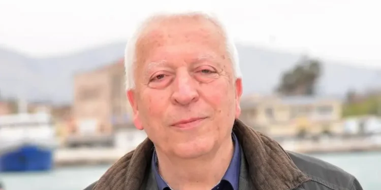 Κώστα Μουτζούρη