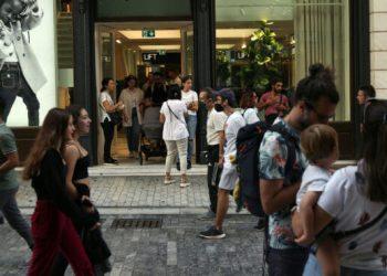 Βαθύ το αποτύπωμα των αλλεπάλληλων κρίσεων στους μισθούς