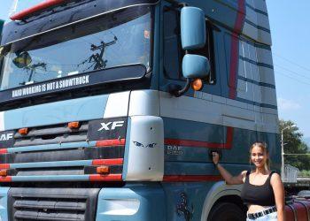 Οι διαδρομές της 22χρονης Μαρίας στο τιμόνι μιας νταλίκας