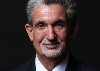 Ο Τεντ Λεόνσις μιλά στον «Εθνικό Κήρυκα» για τη βράβευσή του από την THI