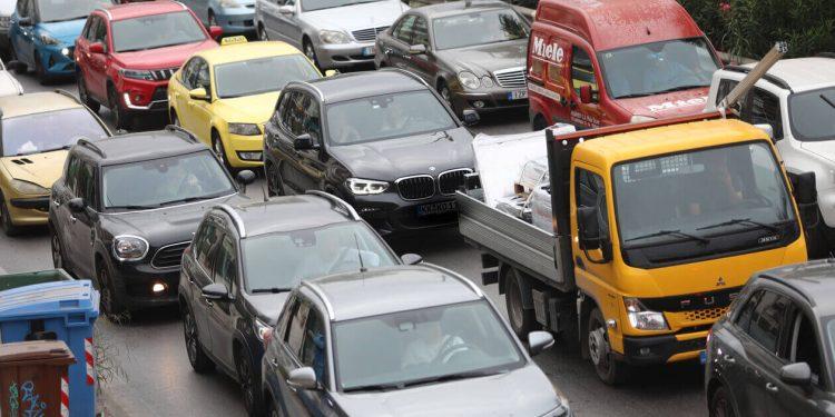 Μποτιλιάρισμα στους δρόμους της Αθήνας λόγω βροχής