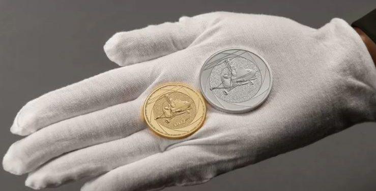Βρετανία: Στην κυκλοφορία δόθηκαν τα συλλεκτικά νομίσματα με τον Τζέιμς Μποντ
