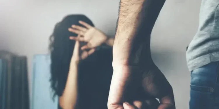 Κερατσίνι: 42χρονος κακοποιούσε δύο νεαρά άτομα με αναπηρία και μετέδιδε στο διαδίκτυο τον βασανισμό τους