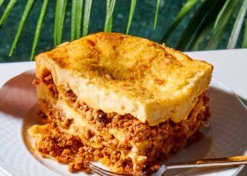 Κλασικά λαζάνια με κιμά και μπεσαμέλ