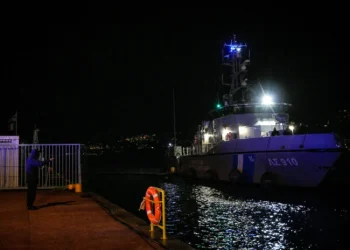 Ναυάγιο στη Λέσβο: Συνεχίζονται οι έρευνες για τον εντοπισμό των αγνοούμενων