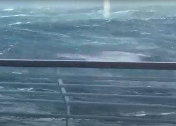 Κρουαζιερόπλοιο του τρόμου στον Βισκαϊκό κόλπο – «Πολιορκία» από κύματα 16 μέτρων και 100 τραυματίες